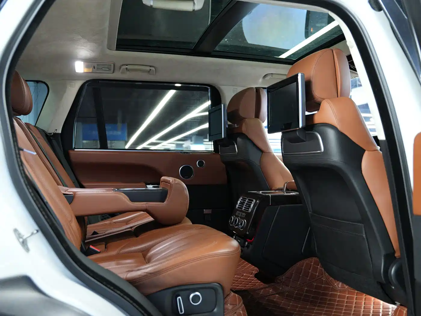 Land Rover Range Rover 2016 5.0 SC V8 AB Ultimate Autobiography LWB фото 24