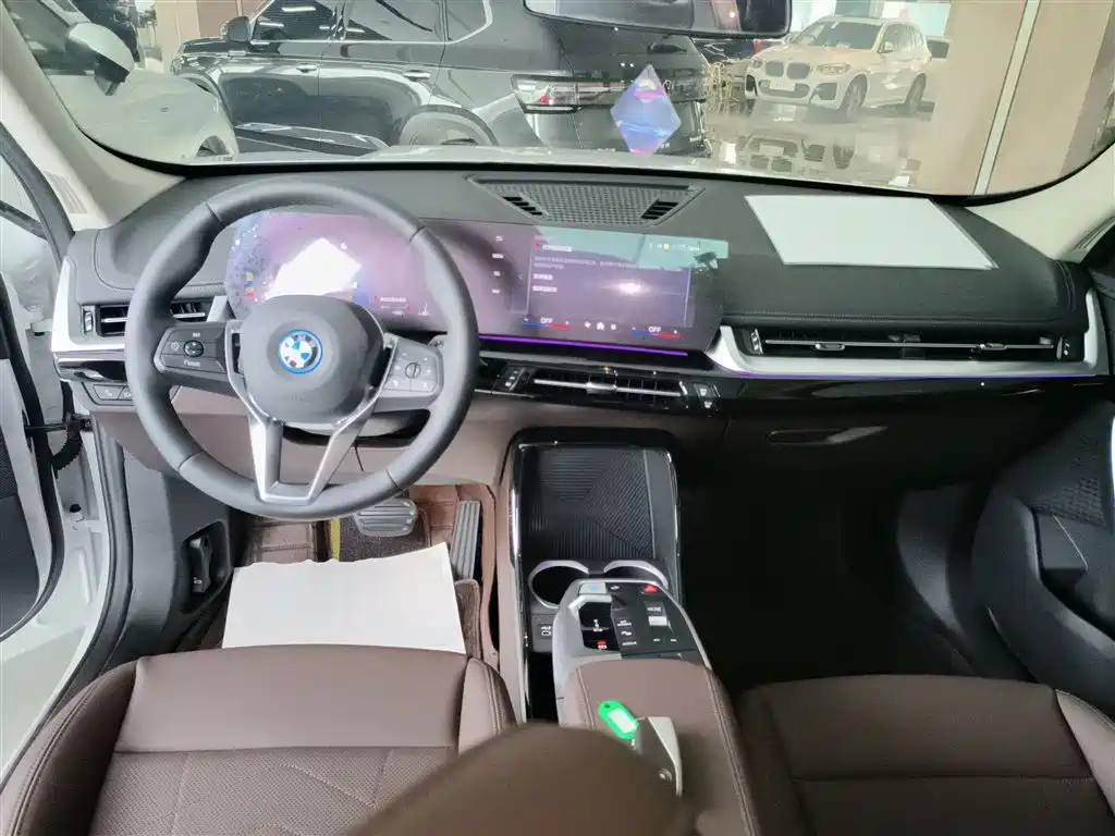 BMW iX1 2023 eDrive25L X Design Package фото 10