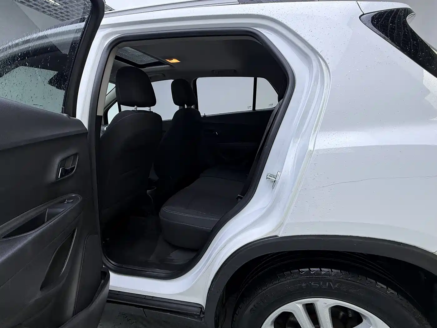 Chevrolet Trax 2016 1.4T Automatic 2WD Comfort Sunroof Edition фото 14