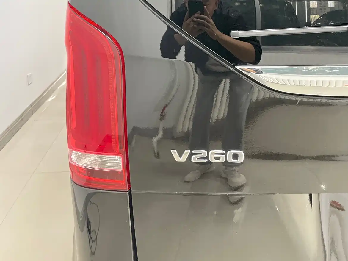 Mercedes-Benz V-Class 2022 V 260 Prestige Edition фото 25