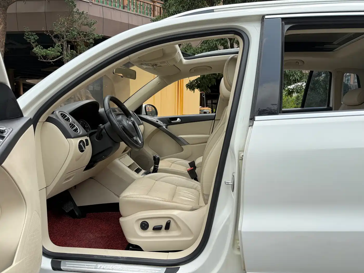 Volkswagen Tiguan 2012 1.8TSI Automatic 4WD Elite Edition фото 6