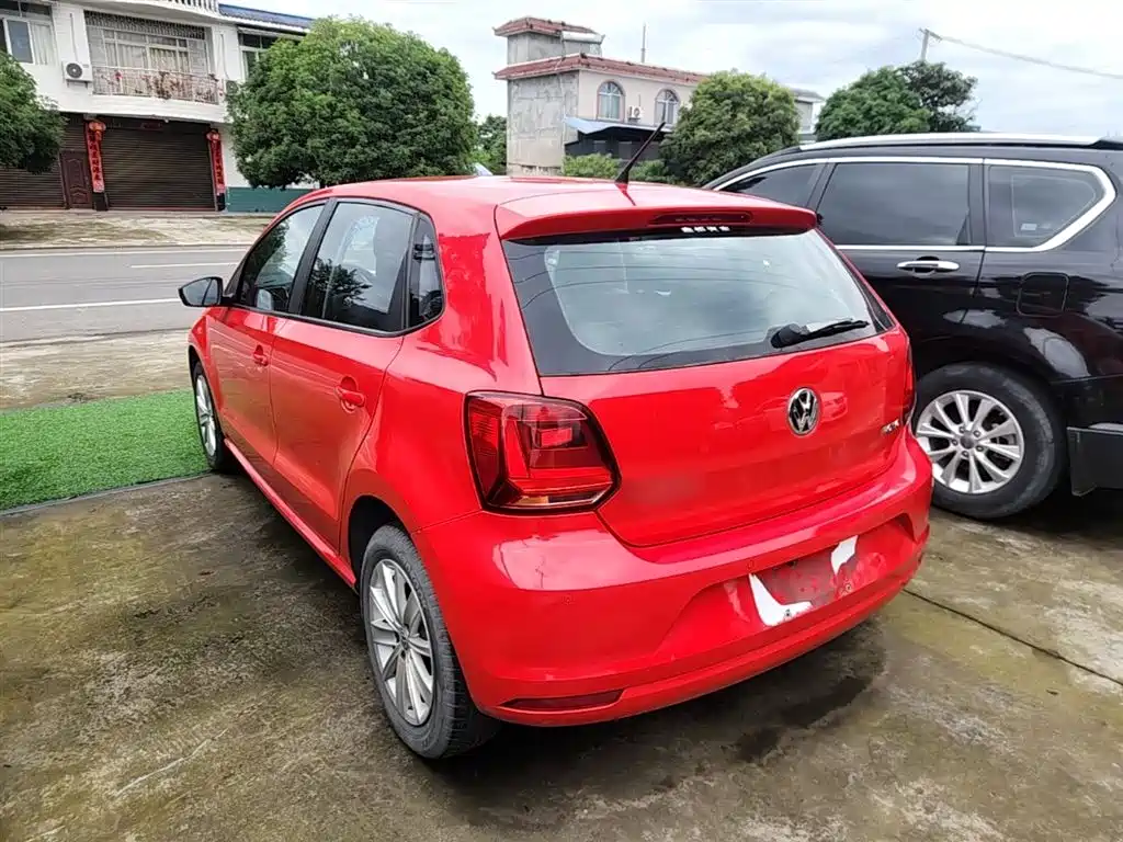 Volkswagen Polo 2014 1.4L Automatic Comfort Edition фото 5