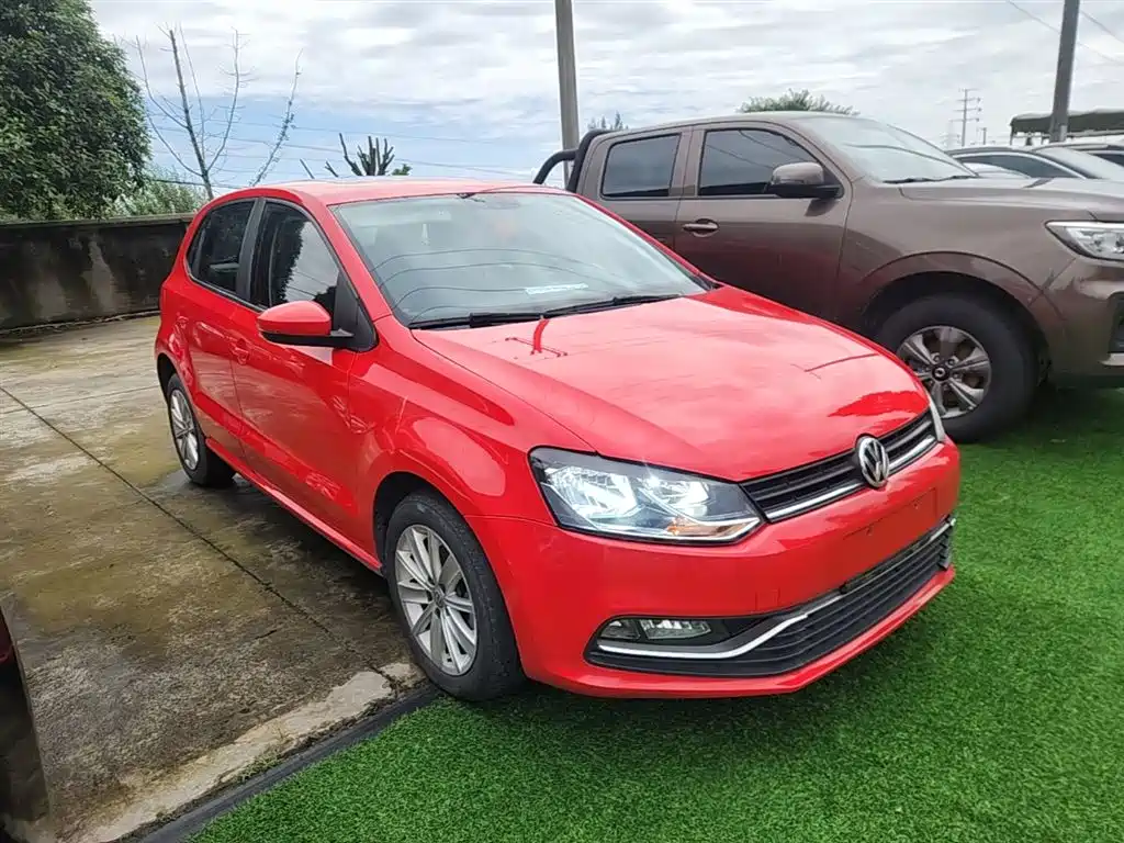 Volkswagen Polo 2014 1.4L Automatic Comfort Edition фото 4