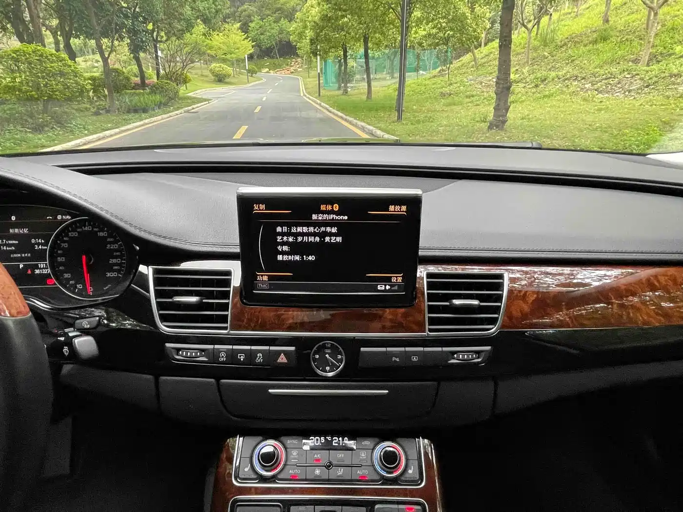 Audi A8 2013 A8L 30 FSI Comfort фото 18
