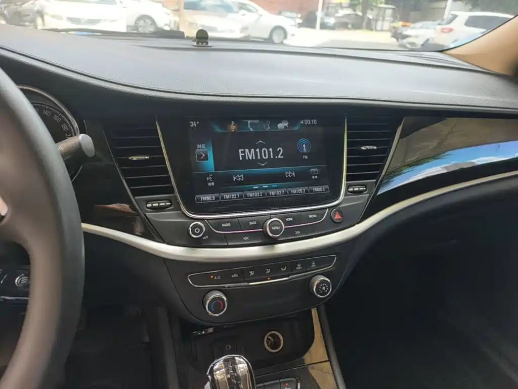 Photo 13 - Buick Verano