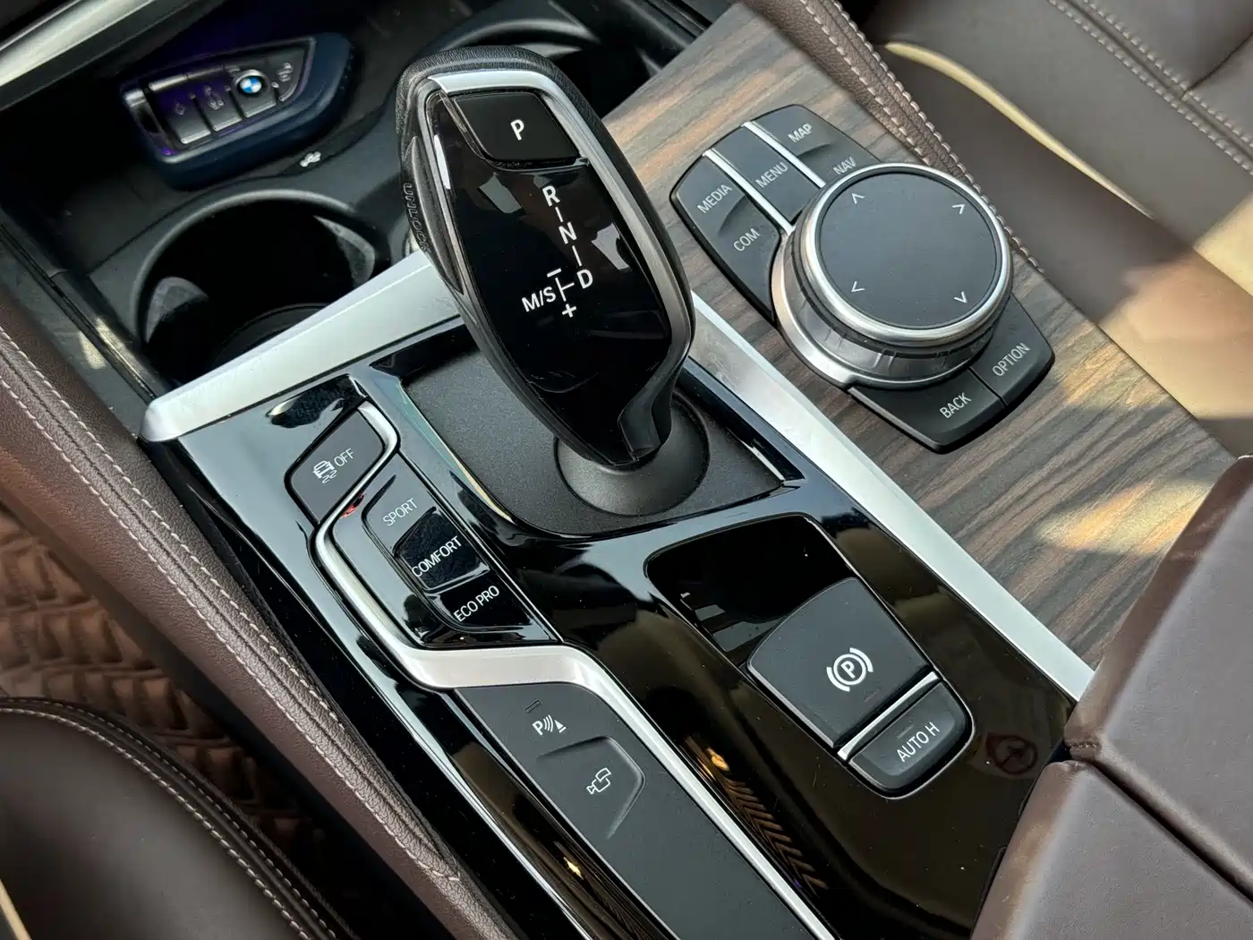 BMW 5 Series 2020 530Li xDrive Luxury Package фото 10
