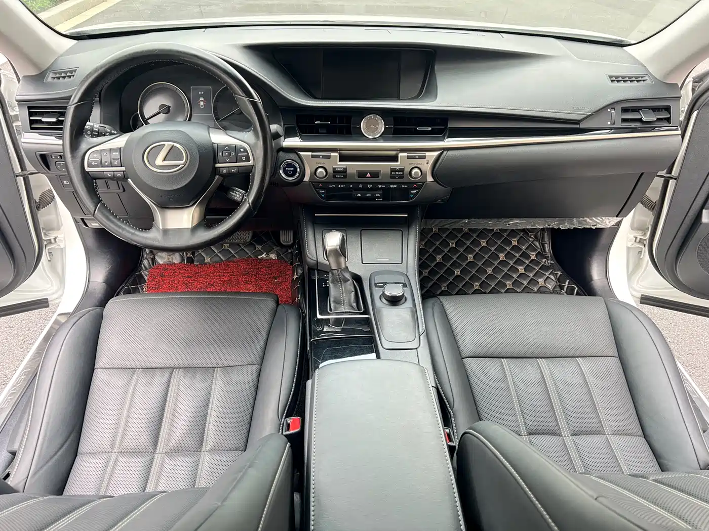 Lexus ES 2015 300h Comfort Edition фото 12