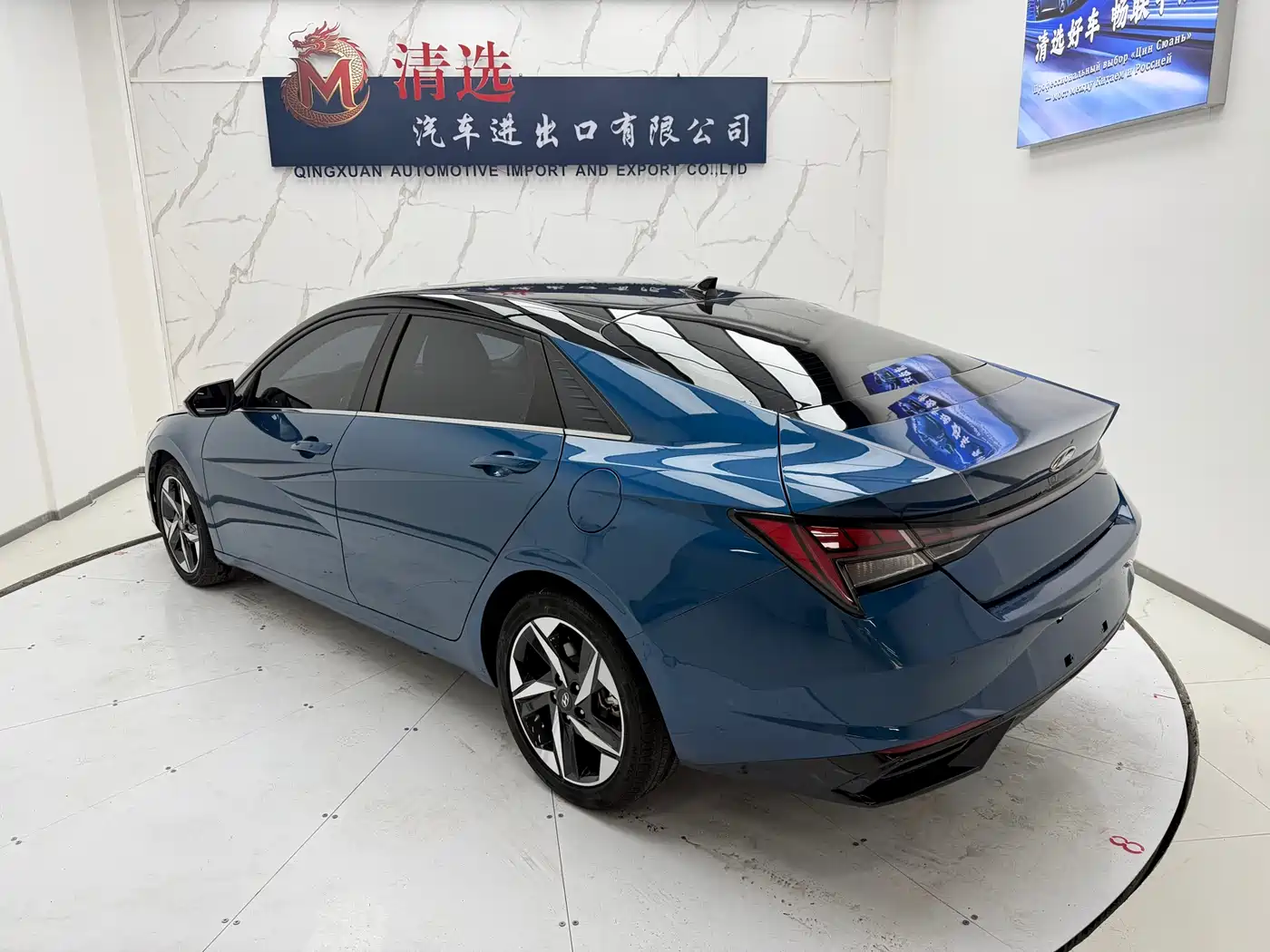 Hyundai Elantra 2021 1.5L CVT TOP Flagship Edition фото 4