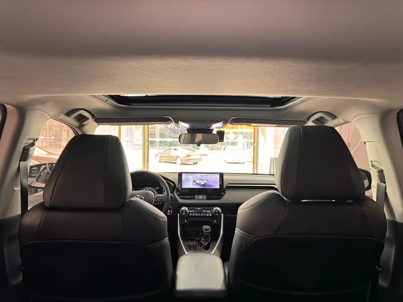 Toyota RAV4 Rongfang 2023 2.0L CVT 2WD Fashion Edition фото 18