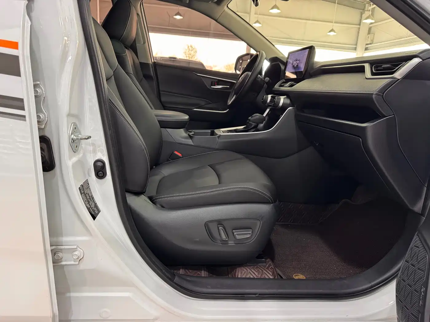 Toyota RAV4 Rongfang 2023 2.0L CVT 2WD Fashion Edition фото 20
