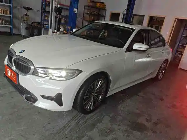 BMW 3 Series 2020 320i Sport Package — фото 1