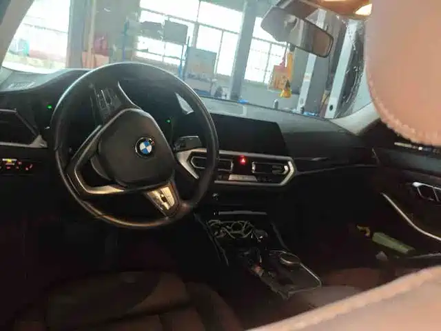 BMW 3 Series 2020 320i Sport Package — фото 5