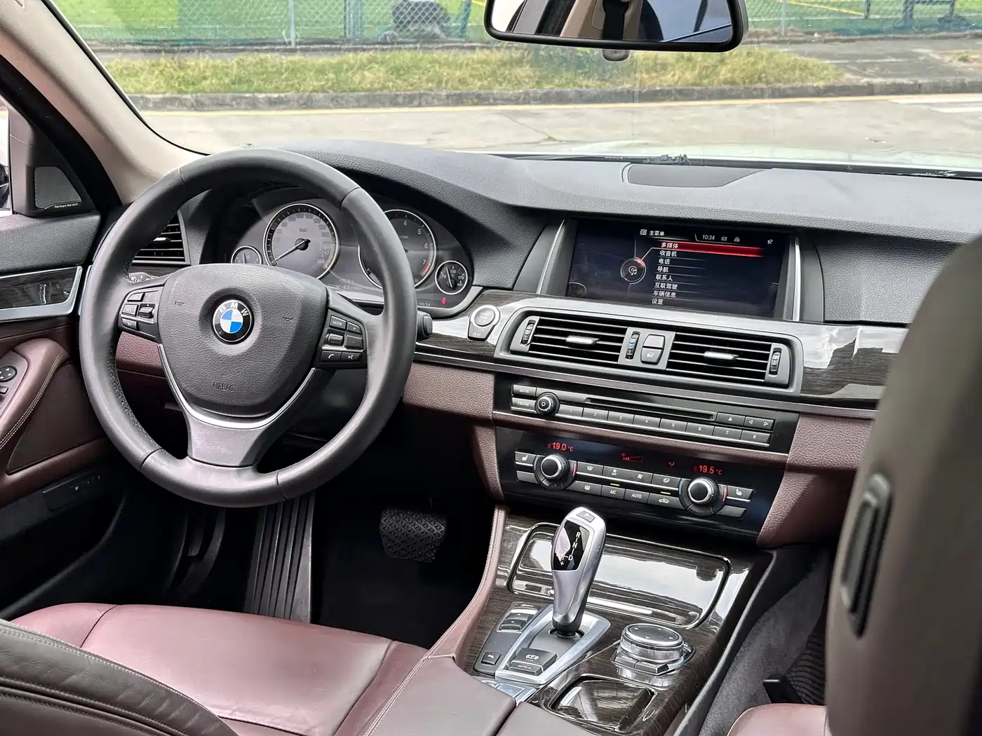 BMW 5 Series 2014 525Li Luxury Design Package фото 12