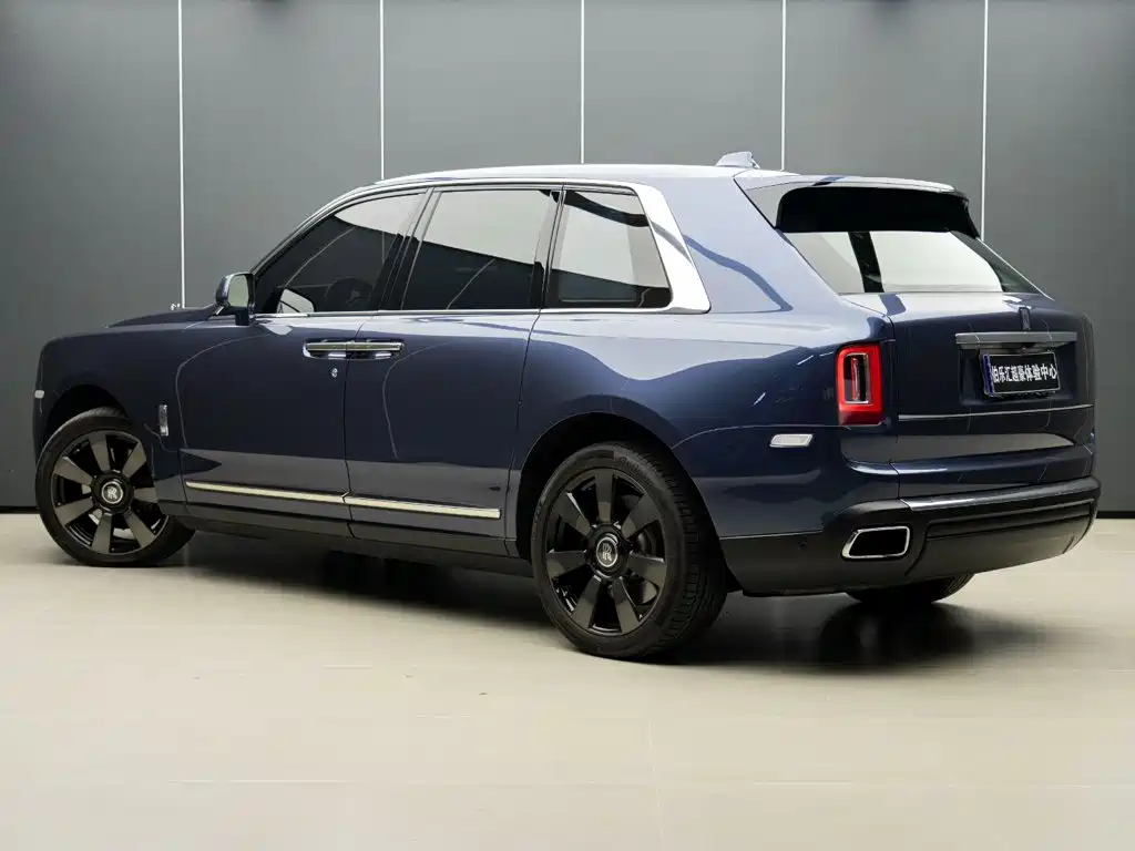 Фото 5 - Rolls-Royce Cullinan