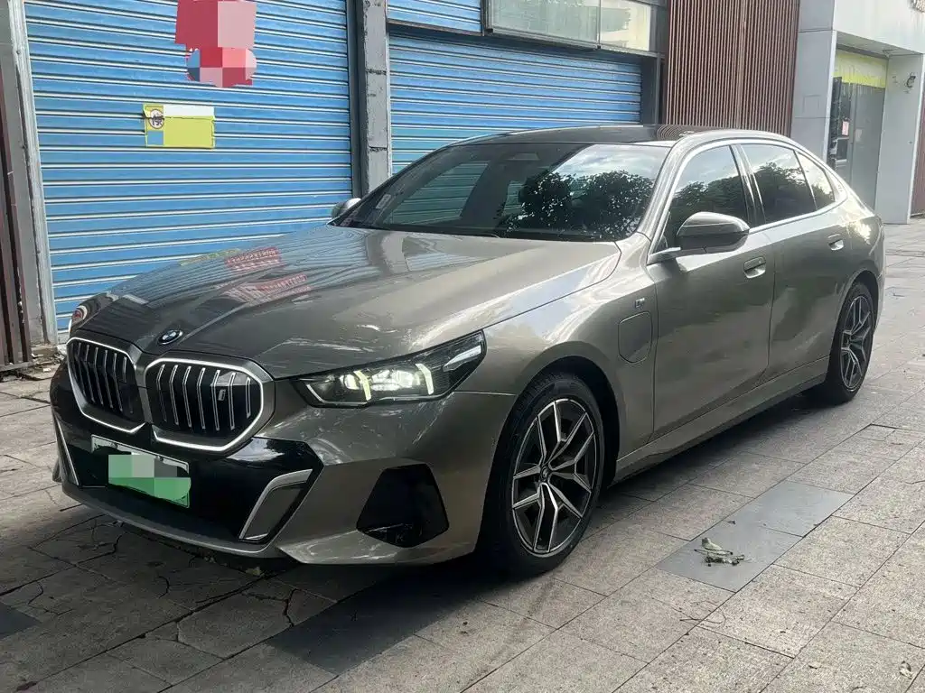 BMW i5