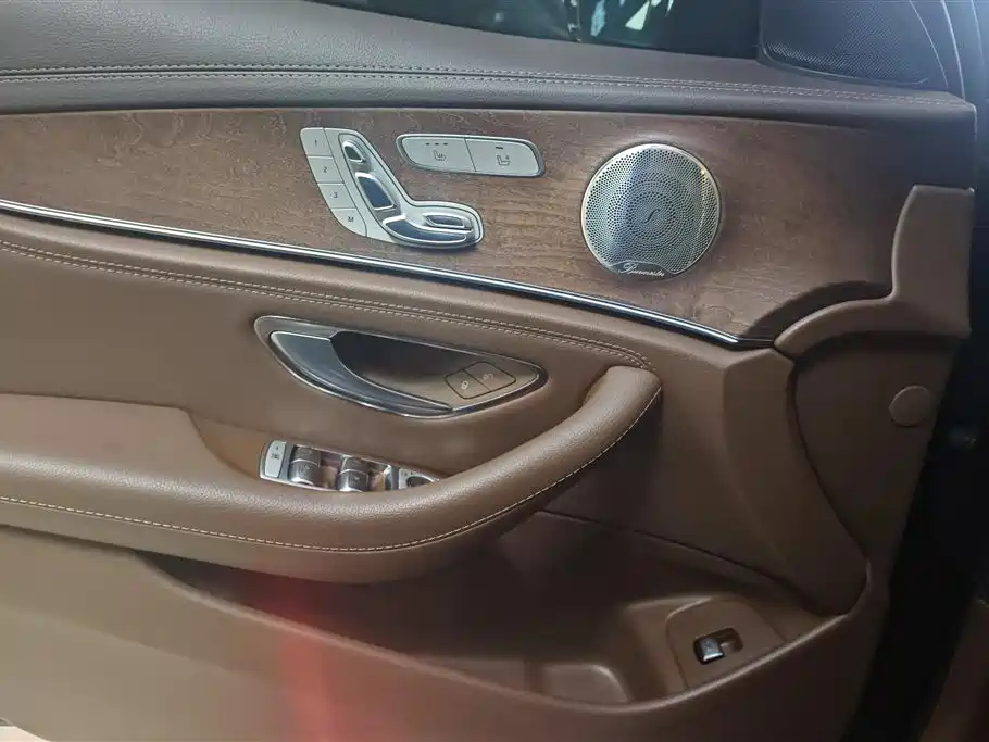 Mercedes-Benz E-Class 2022 E 300 L Luxury фото 7