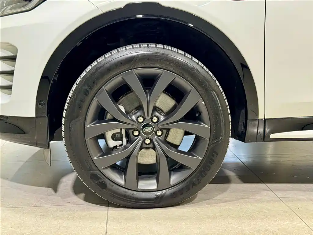 Land Rover Discovery Sport 2025 249PS Exploration Special Edition фото 10