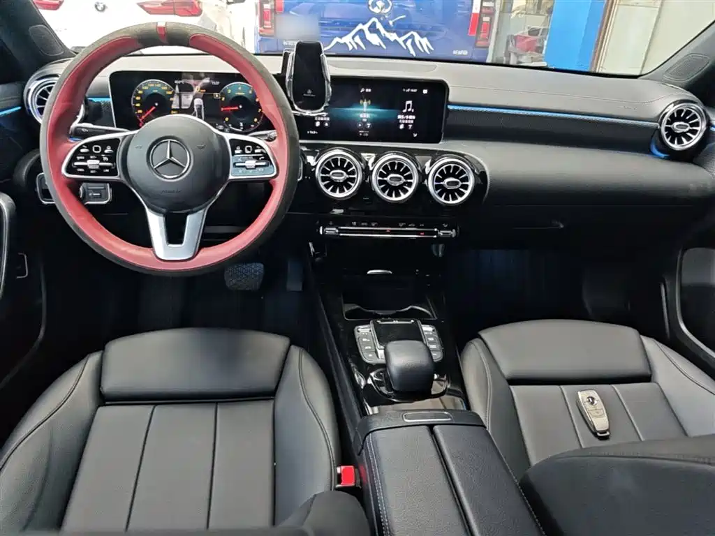 Mercedes-Benz A-Class 2020 Facelift A 200 L Sport Sedan Dynamic фото 10