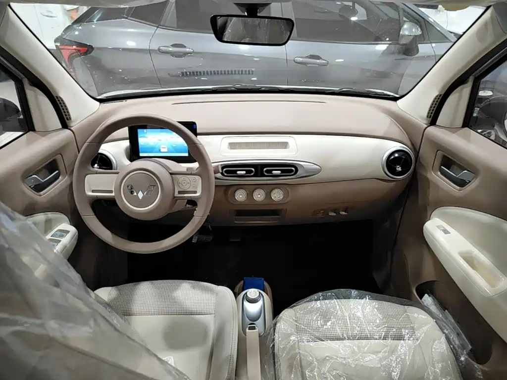 Wuling Motors Hongguang MINIEV 2026 2025 4-Door Advanced