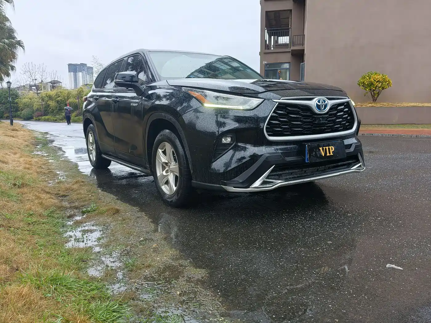 Toyota Highlander 2023 2.5L Smart Hybrid Dual Engine FWD Elite 5-Seater фото 3