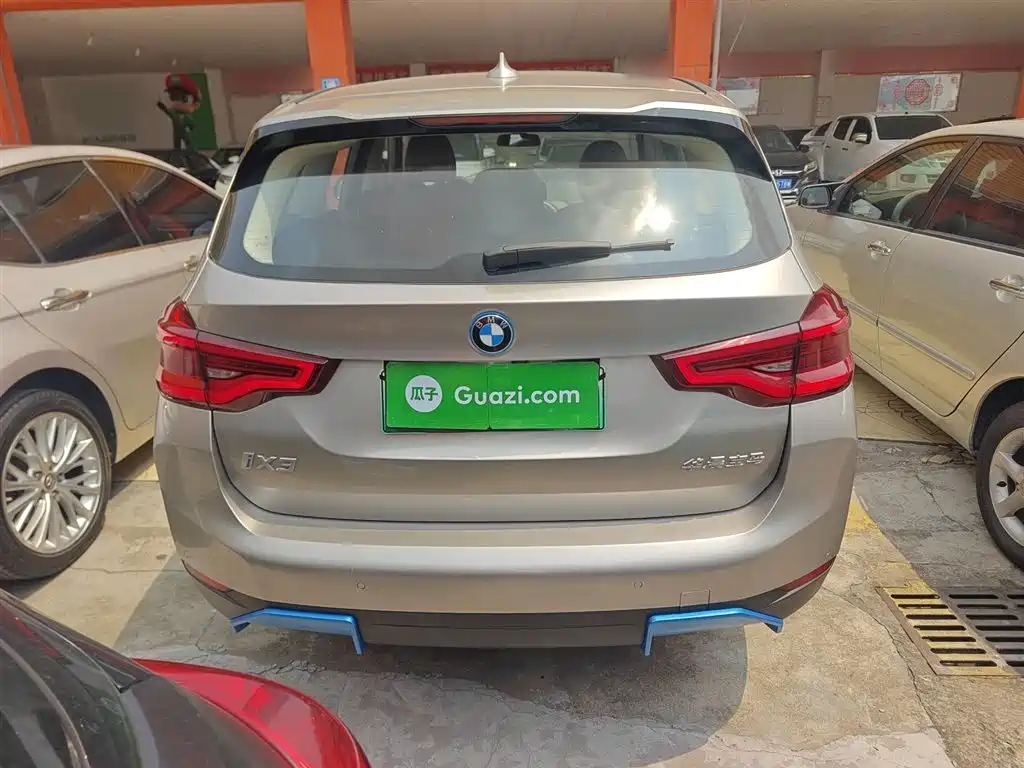 BMW iX3 2021 Leading фото 4