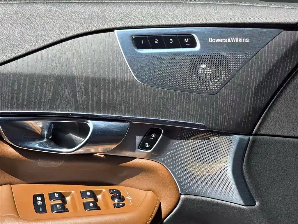 Volvo XC90 2020 Facelift T6 Inscription Luxury 7-Seater фото 8