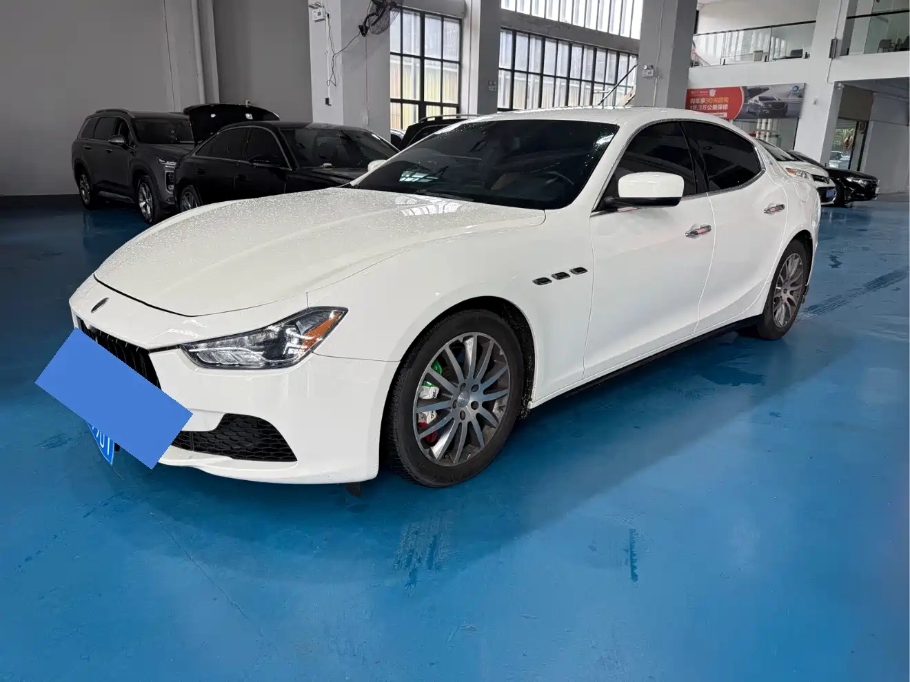 Photo 1 - Maserati Ghibli