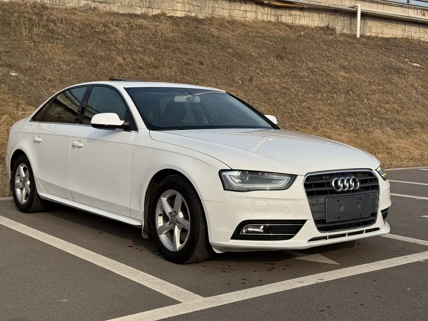 Audi A4L 2015 35 TFSI Auto Standard фото 3