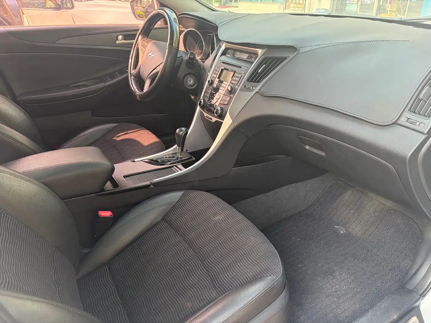 Hyundai Sonata 2014 2.0L Automatic Leading фото 4