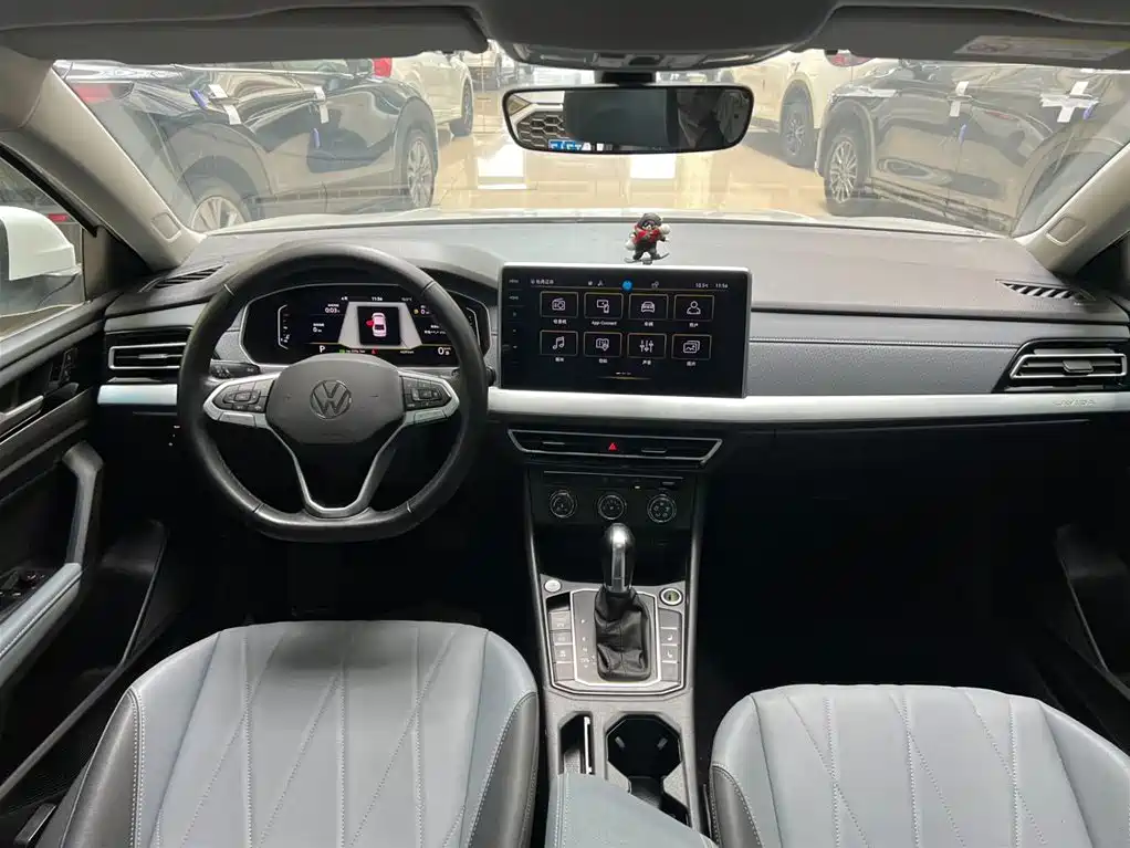 Volkswagen Lavida 2023 1.5L Auto Five Million Edition фото 17
