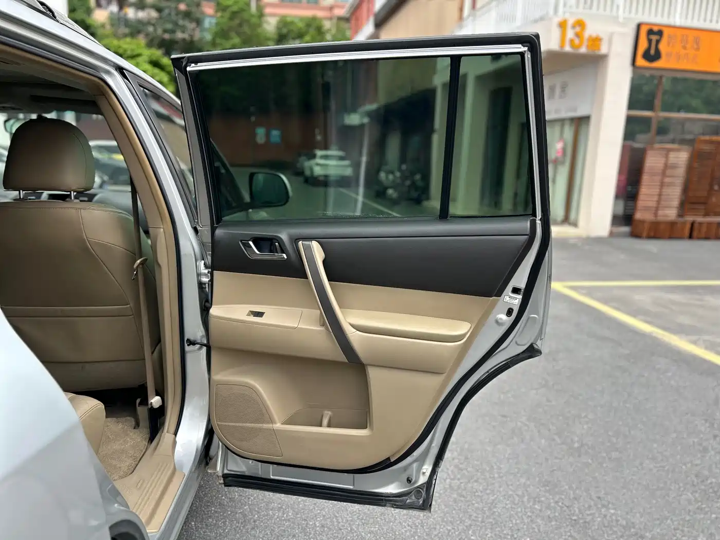 Toyota Highlander 2009 3.5L 4WD 7-seater Luxury Edition фото 28