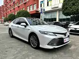Фото 3 - Toyota Camry