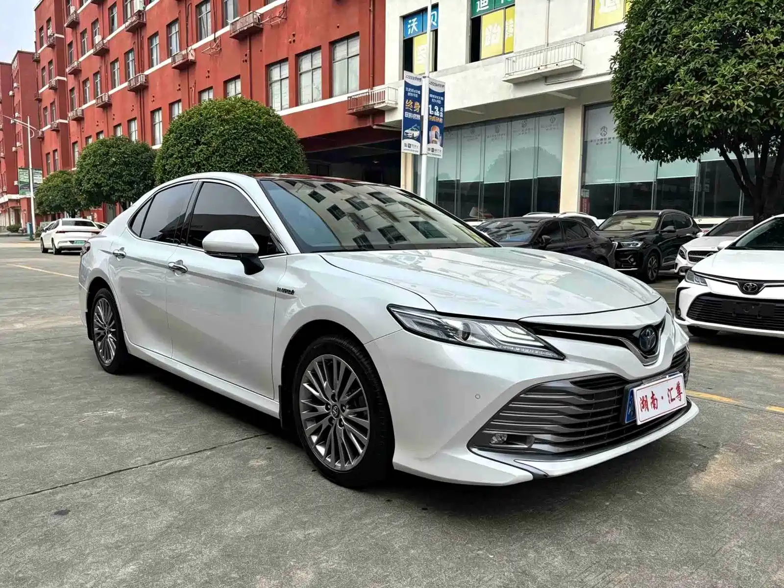 Фото 3 - Toyota Camry