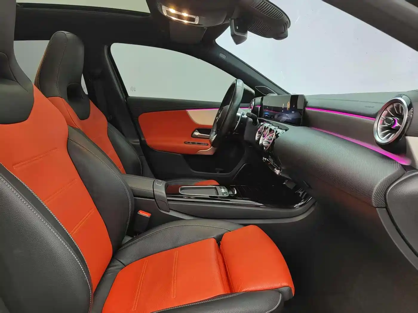 Mercedes-Benz A-Class AMG (Import) 2024 AMG A 35 4MATIC фото 8
