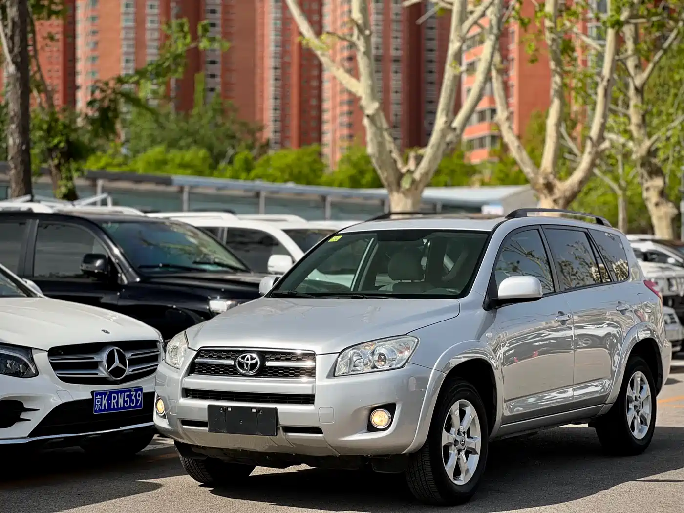 Toyota RAV4 Rongfang 2010 2.4L Automatic Luxury Upgrade Edition