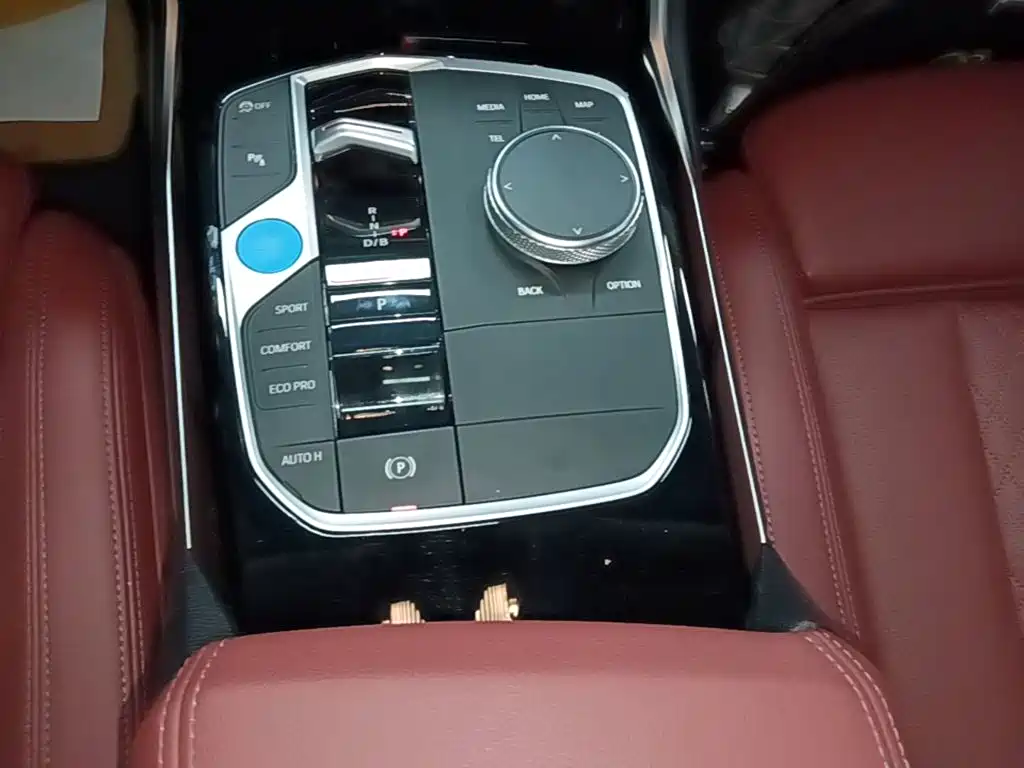 Фото 14 - BMW i3