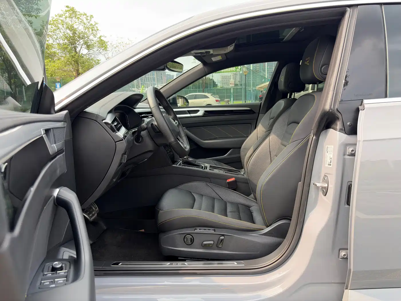 Volkswagen FAW-Volkswagen CC 2023 380TSI Eye-catching Edition фото 10