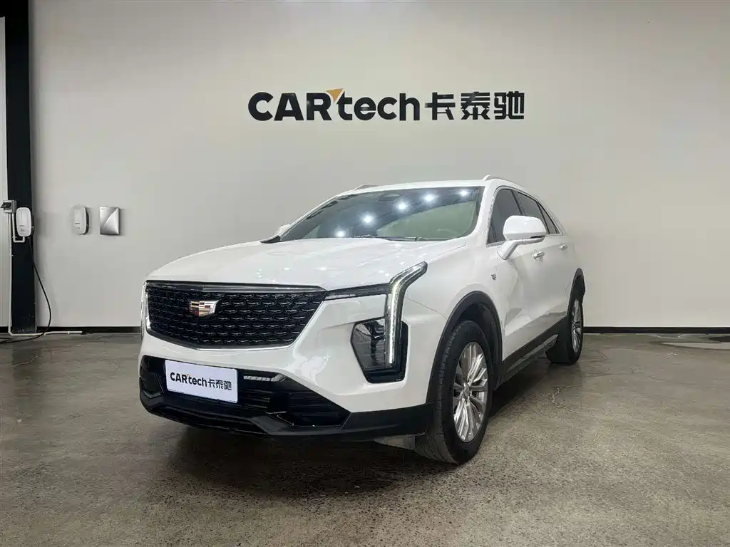 CADILLAC XT4