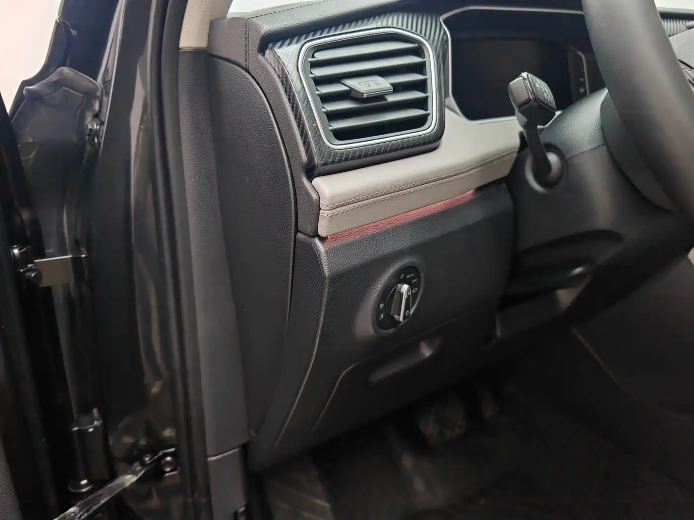 Volkswagen Tayron 2024 300TSI 2WD Luxury Plus Advanced фото 24