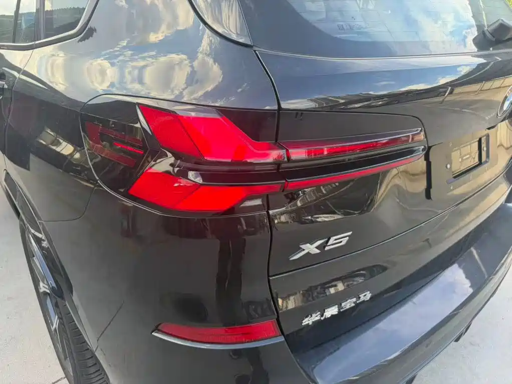BMW X5 2026 2026 Facelift xDrive 30Li Exclusive M Sport Shadowline Package