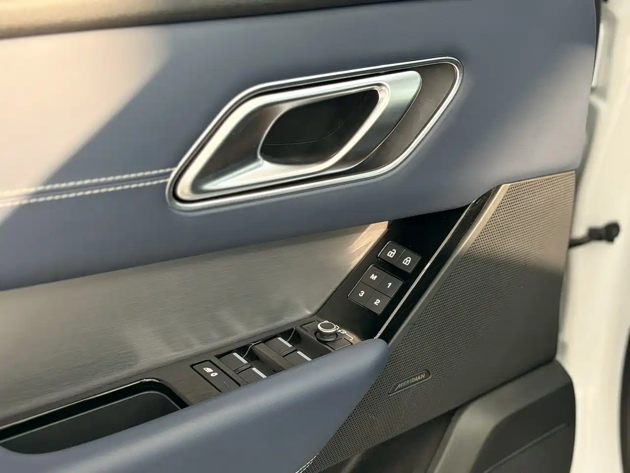 Land Rover Range Rover Velar 2023 2023 250PS Gloss Black Collector's Edition