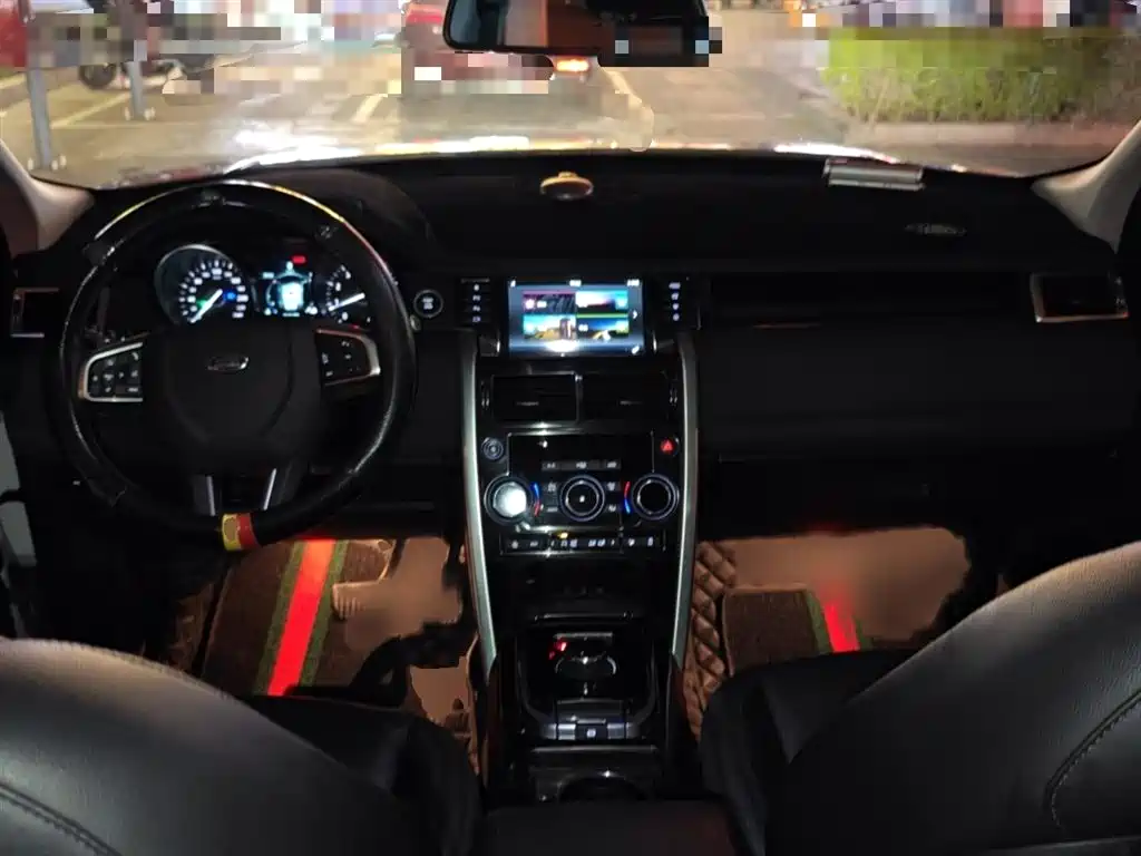 Land Rover Discovery Sport 2019 240PS SE Edition China VI фото 12