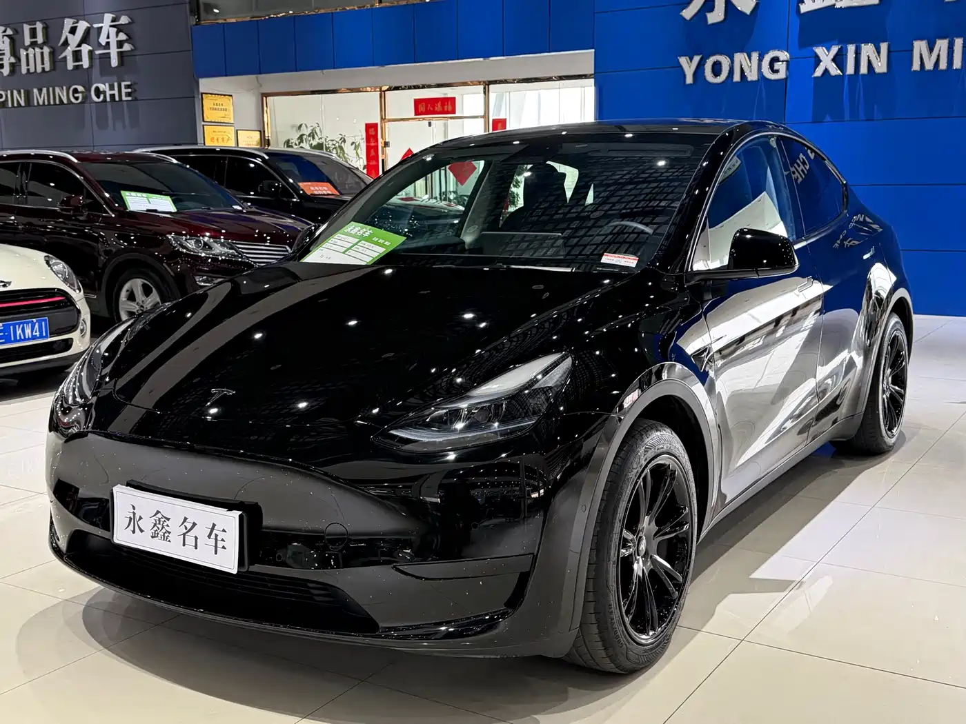 TESLA MODEL Y