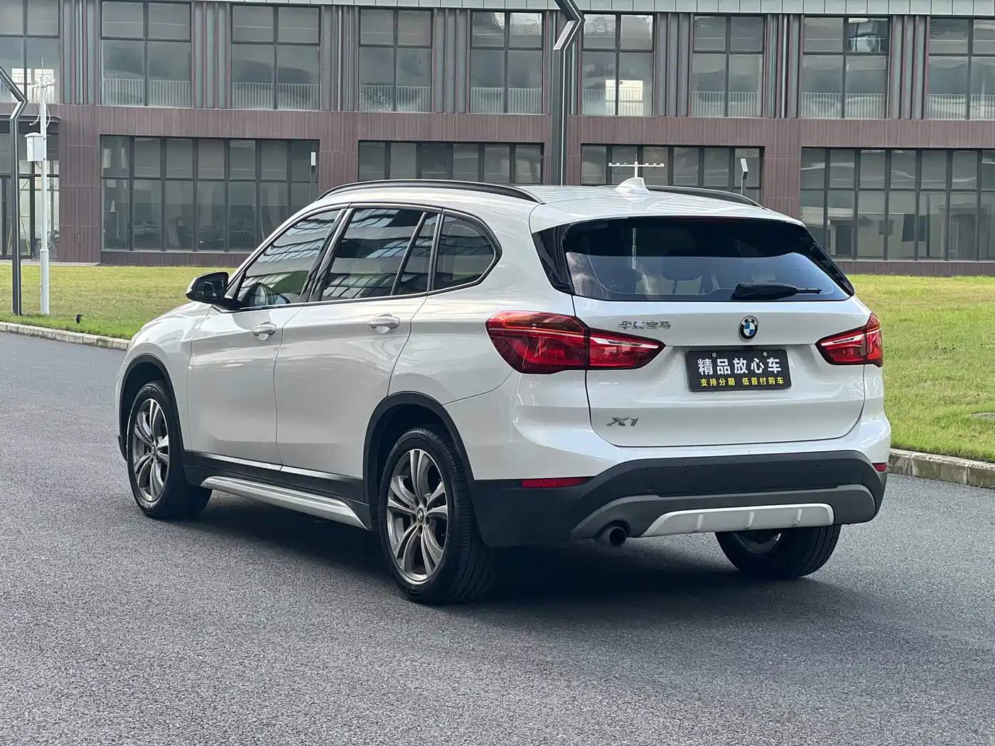 BMW X1 2019 sDrive18Li Premium Model фото 4