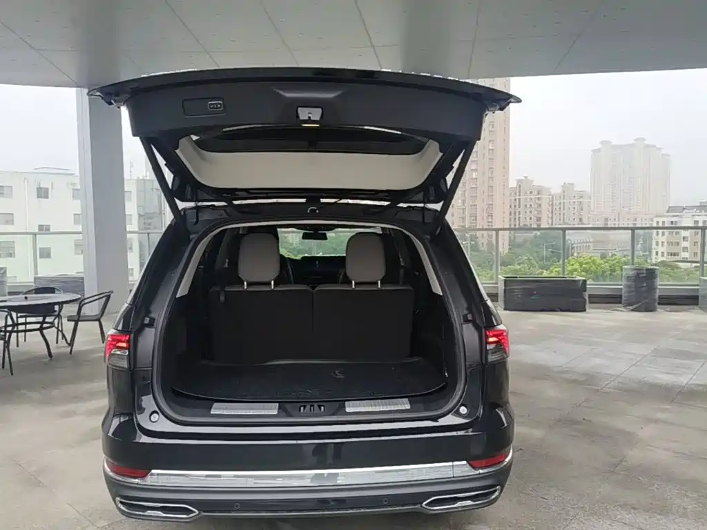 Photo 19 - Lincoln Aviator