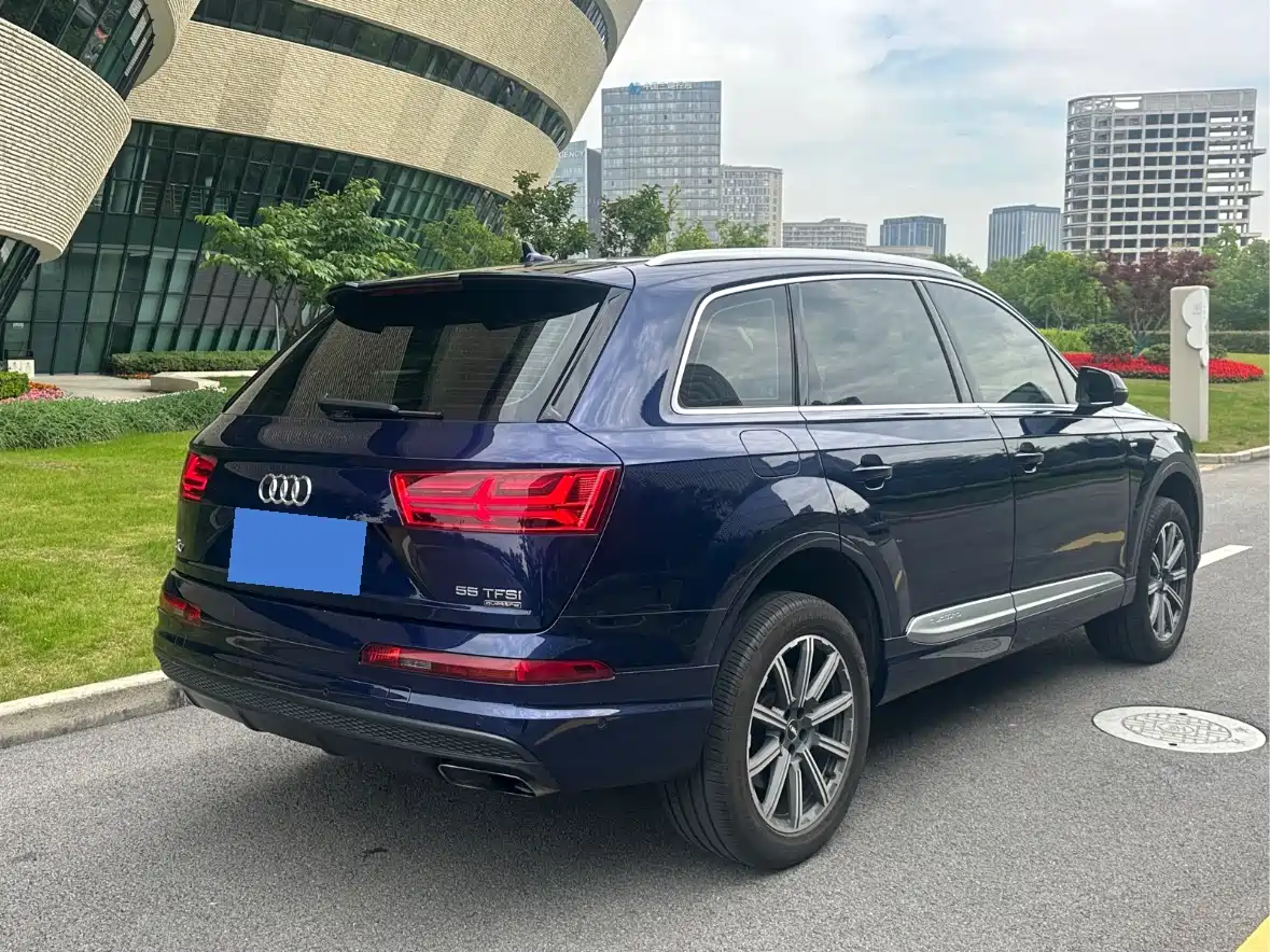 Audi Q7 2019 55 TFSI Premium фото 4