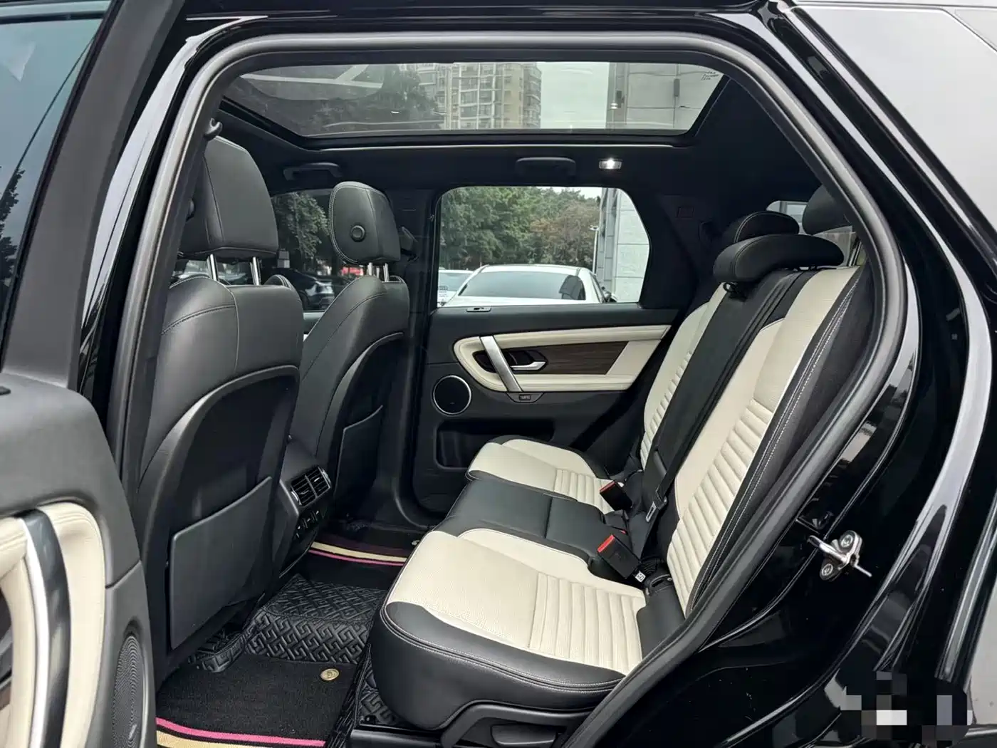 Land Rover Discovery Sport 2020 249PS R-Dynamic Performance Tech 7-seater фото 8