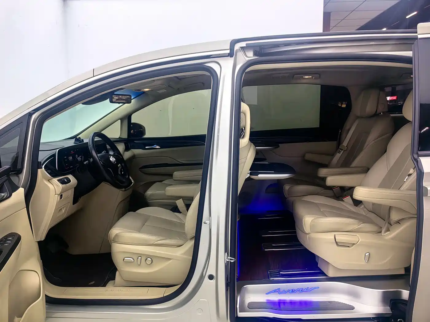 Buick GL8 2023 ES Landmaster Exclusive фото 9