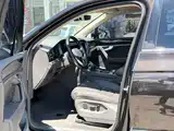 Фото 4 - Volkswagen Touareg