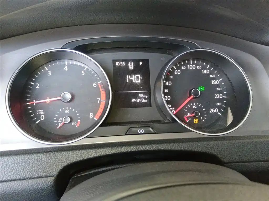 Volkswagen Golf 2016 1.6L Automatic Fashion фото 8